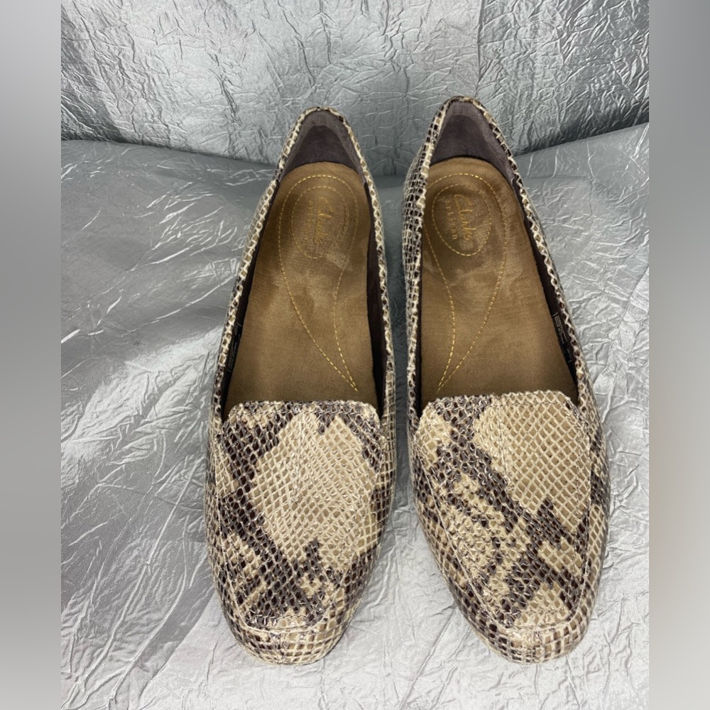 Clarks Artisan Gray Leather Slip On, Ballet Flats - image 2